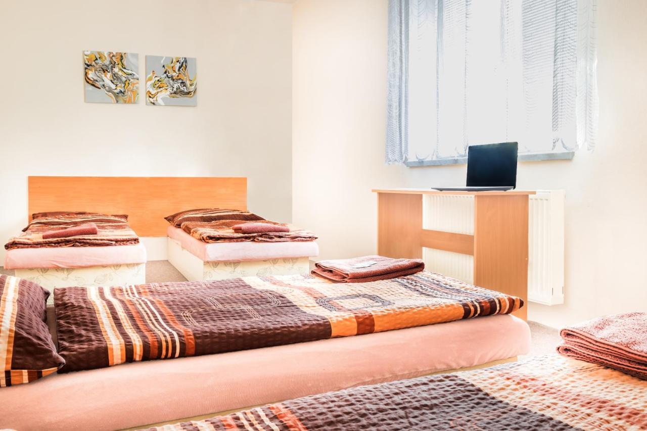 Hotel Zannam Брно Экстерьер фото