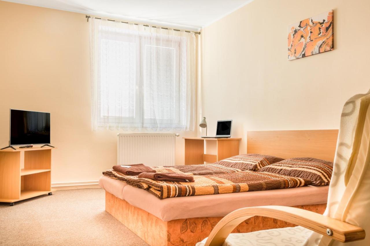 Hotel Zannam Брно Экстерьер фото