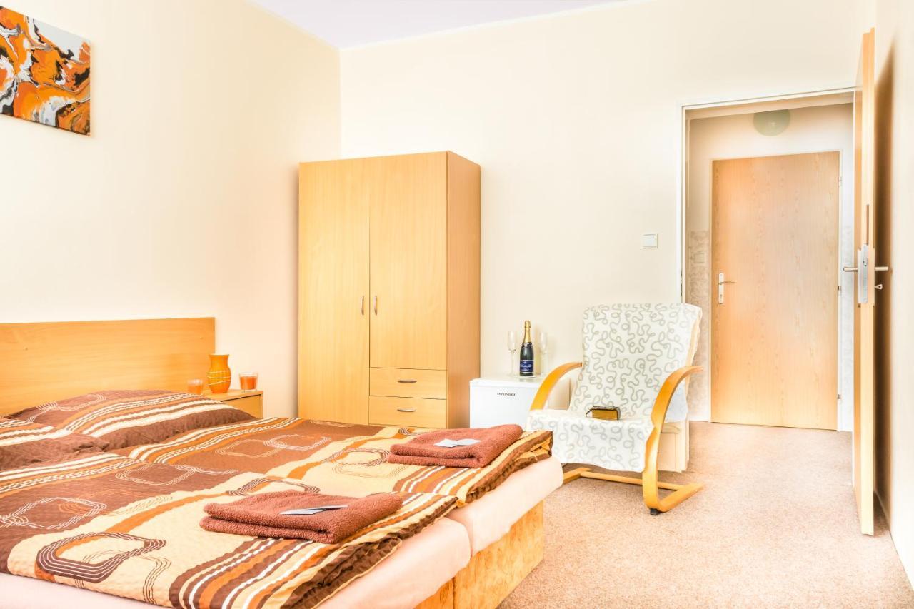 Hotel Zannam Брно Экстерьер фото